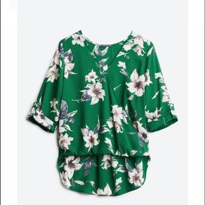 NWOT Women's West Kei Allan Surplice 3/4 RollTab High Low Floral Green Blouse